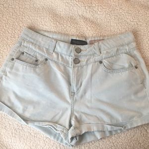 Aeropostale Light wash shorts